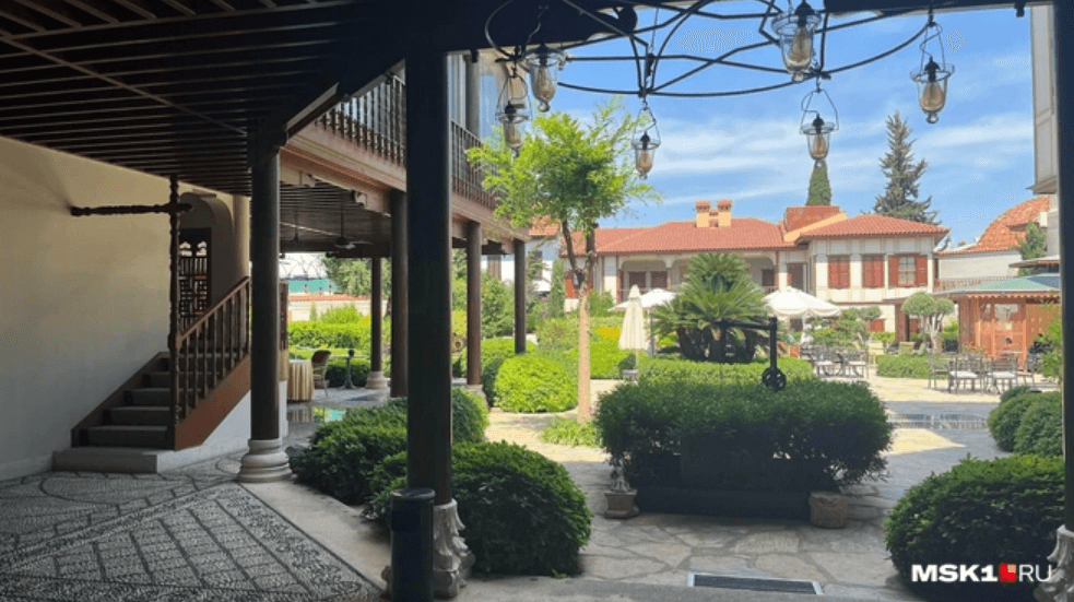 Отели в Турции могут кардинально отличаться один от другого, но эксперты советуют: если вы уже нашли гостиницу по душе, остановитесь на этом варианте и поезжайте туда вновь [<b>Источник</b>: Виктория Чулюкина / MSK1.RU]